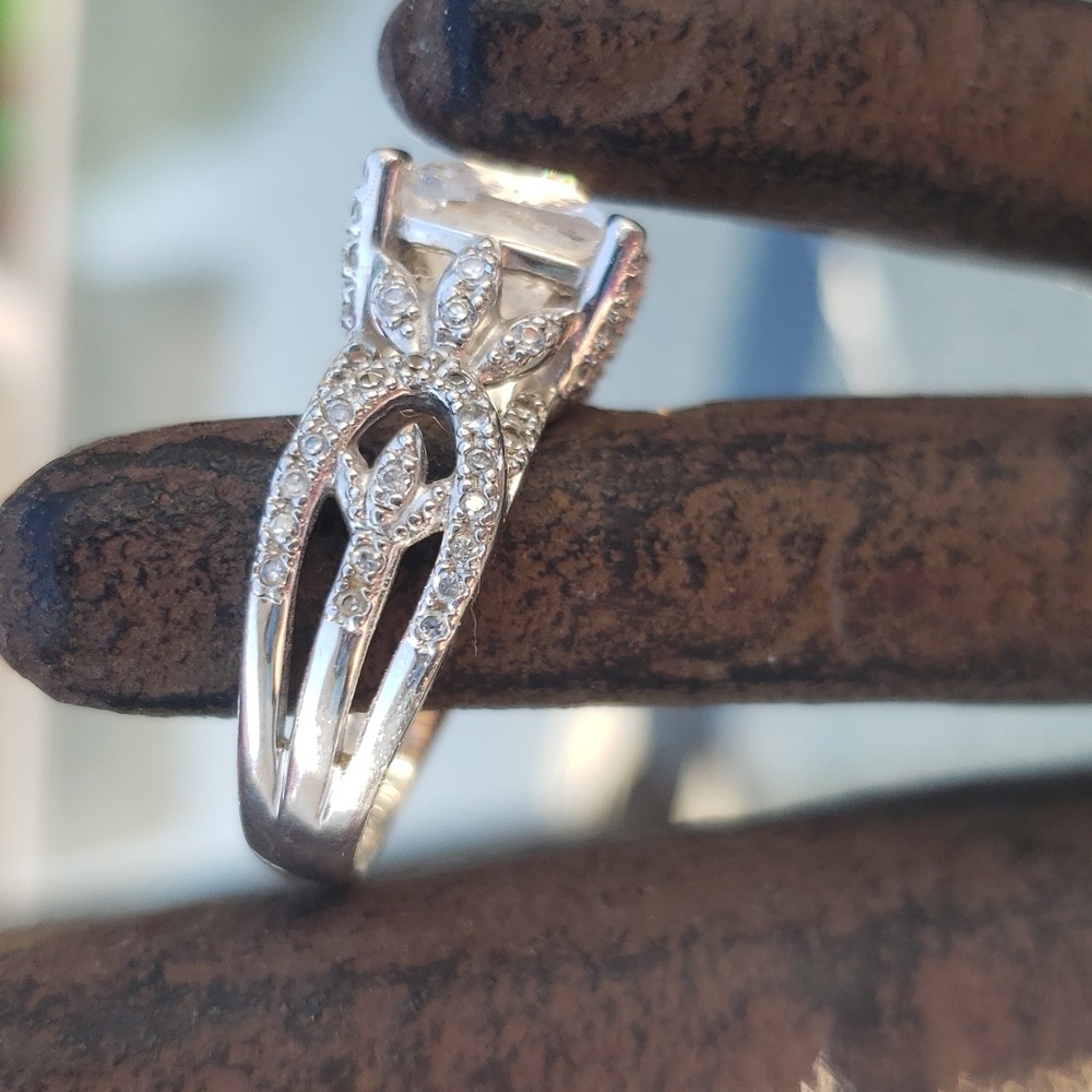 STERLING SILVER CZ RING SZ8 - Picture 2 of 6
